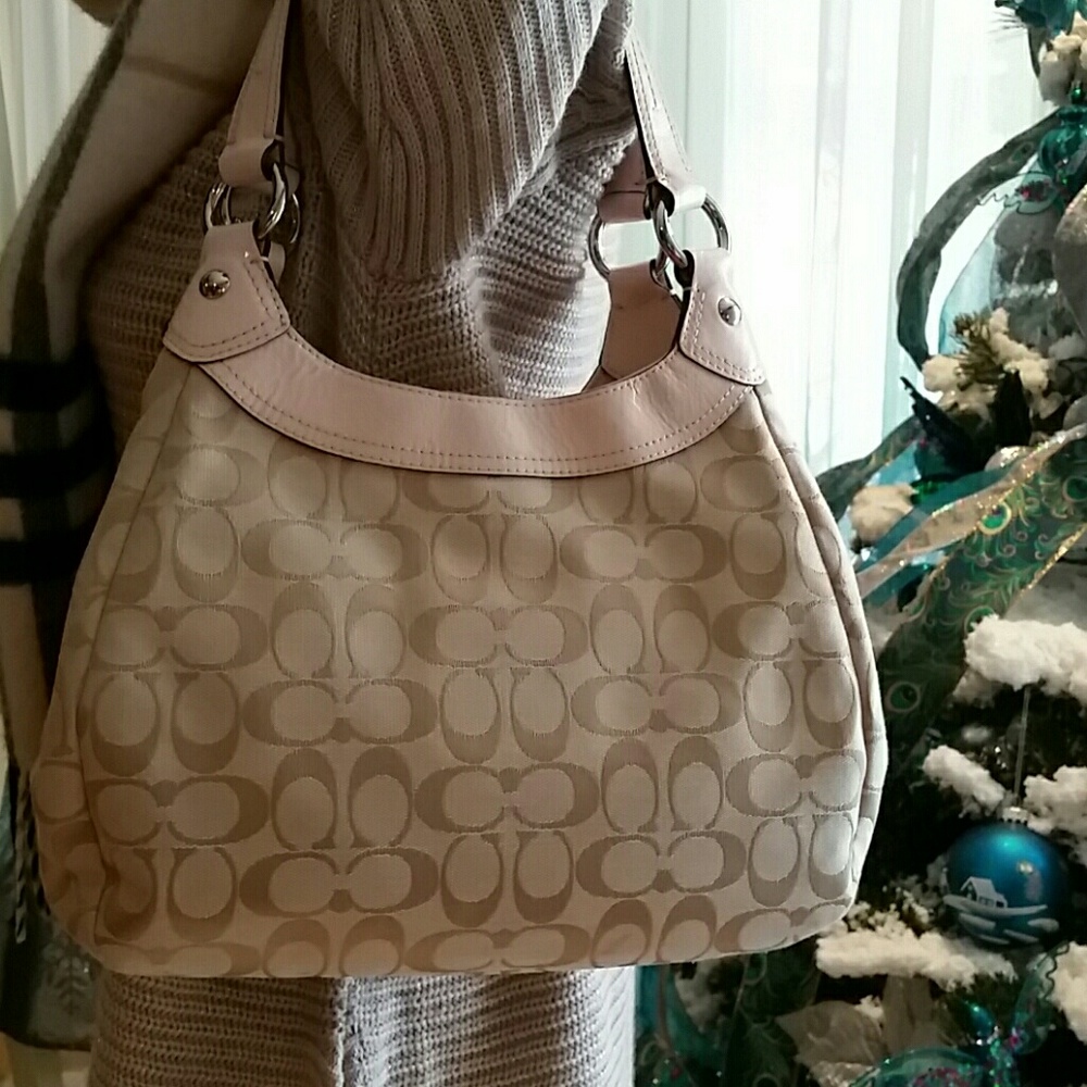 PRICE FIRM COACH SIGNATURE LYNN HOBO SHOULDER BAG. - Picture 5 of 8